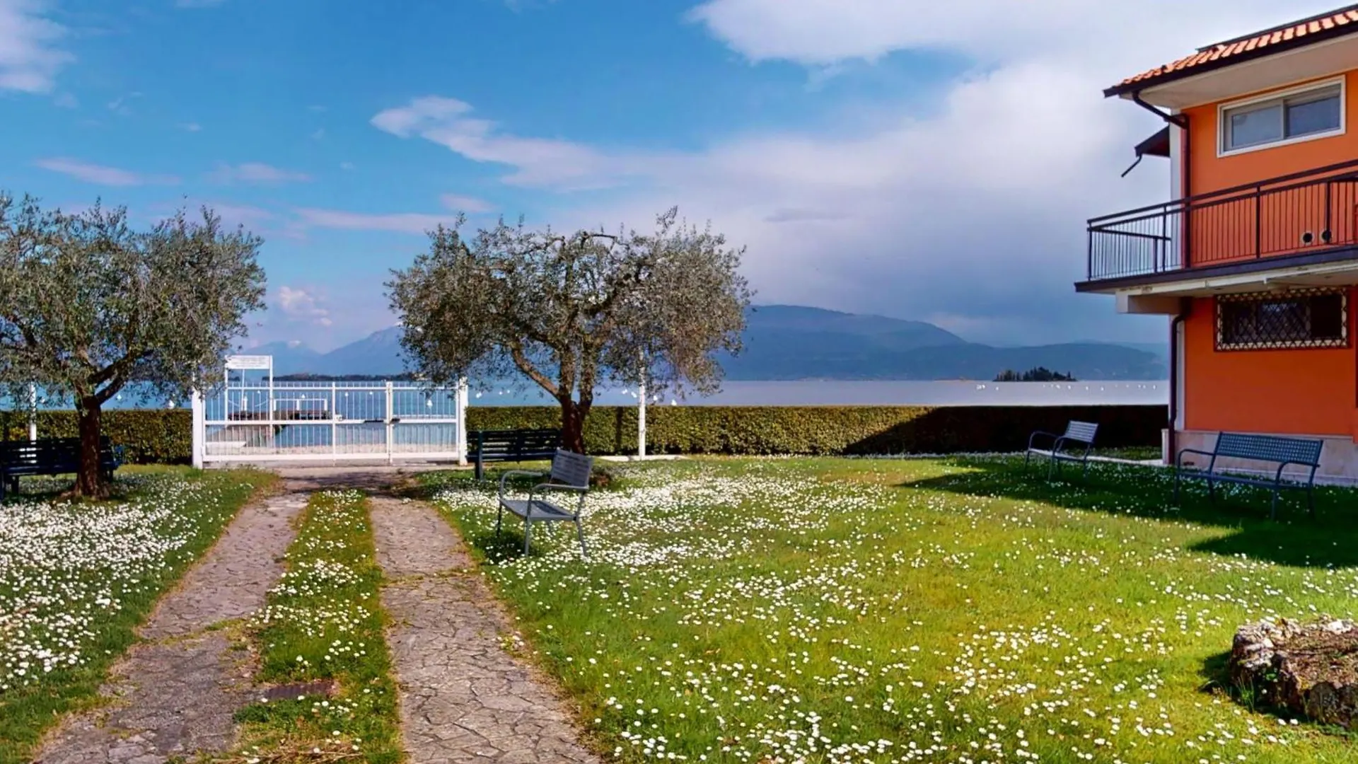 Casa Marisol By Bookinggardalake Manerba del Garda 0*,  Italien